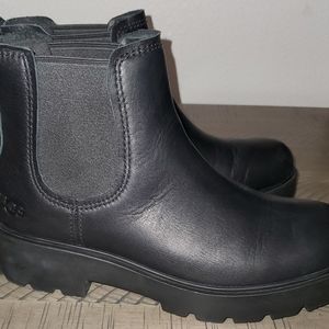 UGG Women’s 8 Markstrum Black Leather Chelsea Boot Waterproof